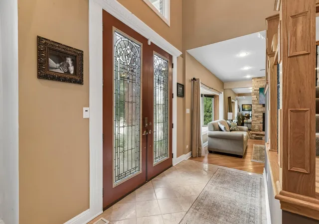 Photo 2 of Single family home for sale at 610 W Lonnquist Blvd, Mount Prospect, IL 60056 | MLS# 12719840 | Listing updated on 2026-09-18
