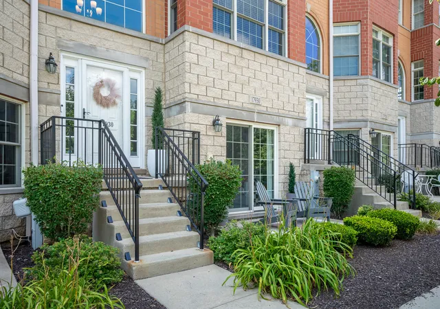 Photo 2 of Sale Pending at 17930 Fountain Cir, Orland Park, IL 60467 | MLS# 12719845 | Listing updated on 2026-09-04