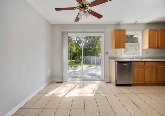 Photo 4 of Single family home for sale at 8189 Carlisle Dr, Hanover Park, IL 60133 | MLS# 12719917 | Listing updated on 2026-09-14