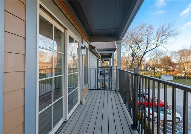 2nd image of 319 S Glendale Ave, Barrington, IL 60010