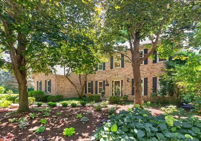 Photo 2 of Single family home for sale at 1315 Hawkins Ct, St. Charles, IL 60174 | MLS# 12719967 | Listing updated on 2026-09-20