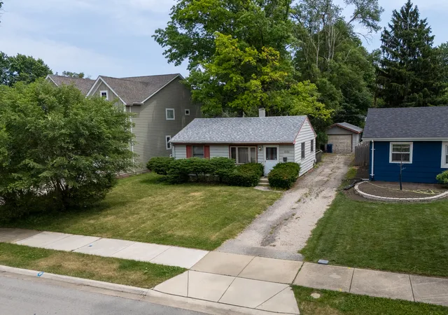 3rd image of 1332 N Main St, Naperville, IL 60563 | MLS# 12719981