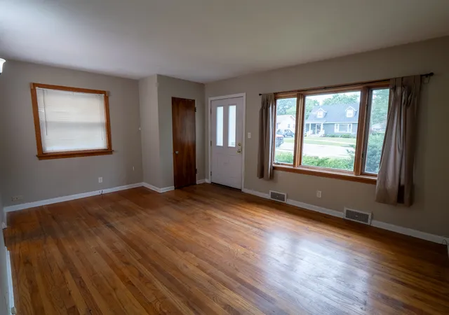 4th image of 1332 N Main St, Naperville, IL 60563 | MLS# 12719981