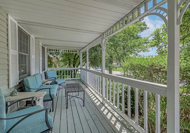 Photo 3 of Single family home for sale at 403 Sara Ave, Lemont, IL 60439 | MLS# 12719997 | Listing updated on 2026-08-25