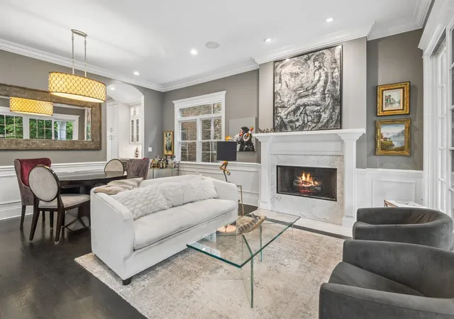 Photo 4 of Single family home for sale at 2109 W Sunnyside Ave, Chicago, IL 60625 | MLS# 12720002 | Listing updated on 2026-10-08