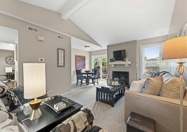 Photo 4 of Sale Pending at 117 Sumac Ln, Schaumburg, IL 60193 | MLS# 12720017 | Listing updated on 2026-08-25