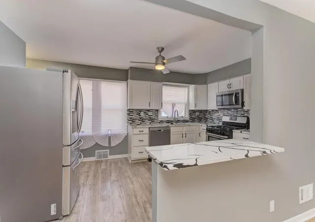 Photo 4 of Single family home for sale at 353 W Hickory St, Chicago Heights, IL 60411 | MLS# 12720091 | Listing updated on 2026-08-13