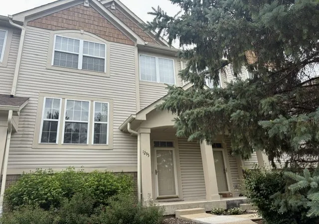 Photo 2 of Townhouse for sale at 1295 Georgetown Way, Vernon Hills, IL 60061 | MLS# 12720134 | Listing updated on 2026-08-31