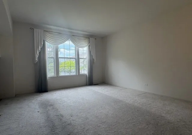 Photo 4 of Townhouse for sale at 1295 Georgetown Way, Vernon Hills, IL 60061 | MLS# 12720134 | Listing updated on 2026-09-06