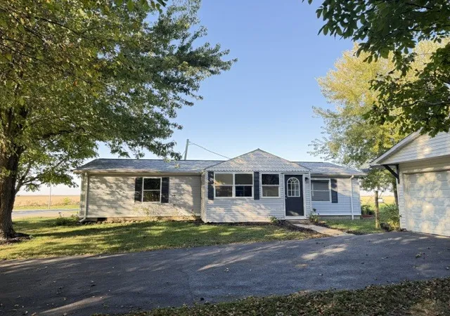 Photo 1 of Single family home for sale at 550 N Illinois Ave, Deland, IL 61839 | MLS# 12720148 | Listing updated on 2026-10-28