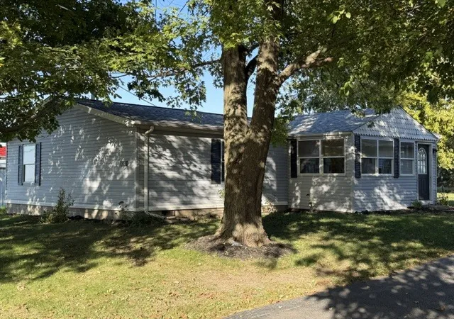 Photo 2 of Single family home for sale at 550 N Illinois Ave, Deland, IL 61839 | MLS# 12720148 | Listing updated on 2026-10-28