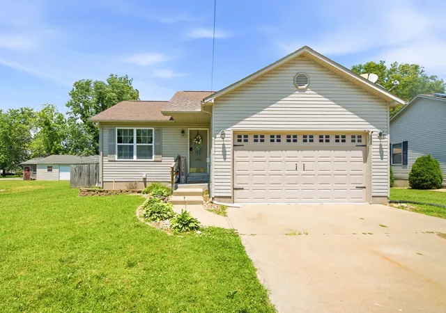 Photo 1 of Single family home for sale at 308 W Florence St, Sesser, IL 62884 | MLS# 12720153 | Listing updated on 2026-08-05