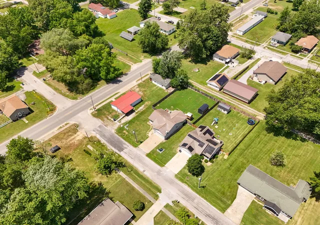 Photo 19 of Single family home for sale at 308 W Florence St, Sesser, IL 62884 | MLS# 12720153 | Listing updated on 2026-08-05