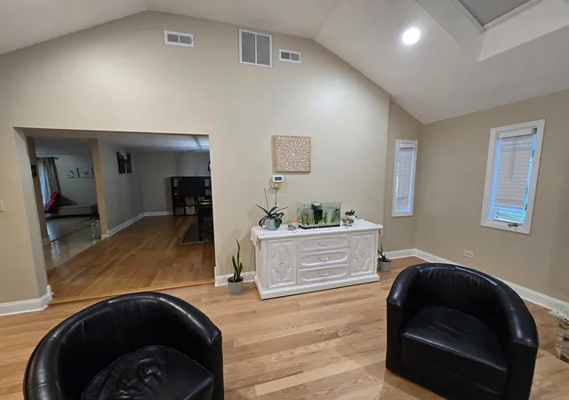 Photo 4 of Single family home for sale at 1909 W 56th Street, La Grange Highlands, IL 60525 | MLS# 12720160 | Listing updated on 2026-08-25