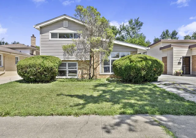 Photo 1 of Single family home for sale at 15539 Dobson Ave, Dolton, IL 60419 | MLS# 12720222 | Listing updated on 2026-09-19