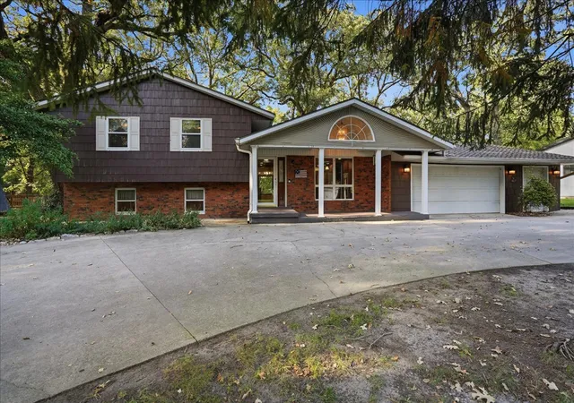 Photo 1 of Single family home for sale at 26 Timber Ridge Dr, Fairbury, IL 61739 | MLS# 12720232 | Listing updated on 2026-10-27