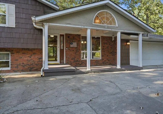 Photo 2 of Single family home for sale at 26 Timber Ridge Dr, Fairbury, IL 61739 | MLS# 12720232 | Listing updated on 2026-10-27