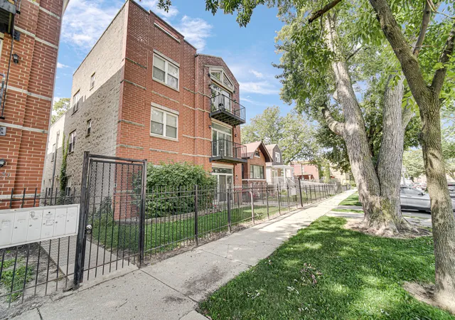 Photo 1 of Condo for sale at 5933 W Huron St #1S, Chicago, IL 60644 | MLS# 12720308 | Listing updated on 2026-09-22