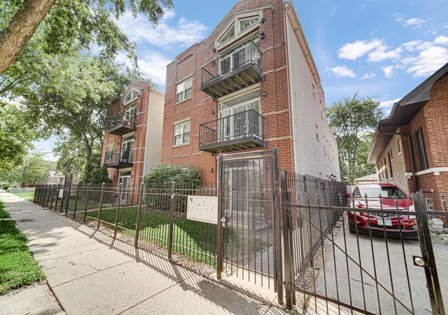 Photo 2 of Condo for sale at 5933 W Huron St #1S, Chicago, IL 60644 | MLS# 12720308 | Listing updated on 2026-08-14