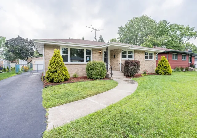 Photo 1 of Single family home for sale at 18515 Oakley Ave, Lansing, IL 60438 | MLS# 12720340 | Listing updated on 2026-09-17