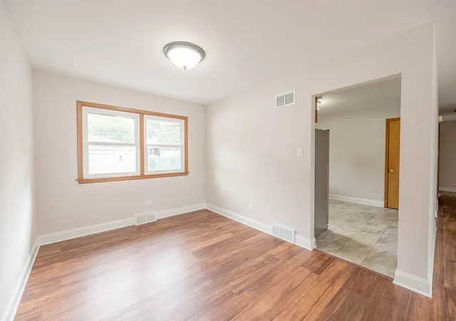Photo 3 of Single family home for sale at 18515 Oakley Ave, Lansing, IL 60438 | MLS# 12720340 | Listing updated on 2026-09-17