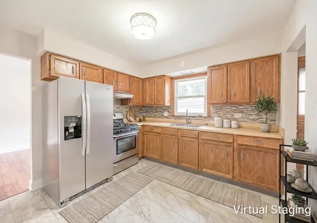 Photo 4 of Single family home for sale at 18515 Oakley Ave, Lansing, IL 60438 | MLS# 12720340 | Listing updated on 2026-09-17