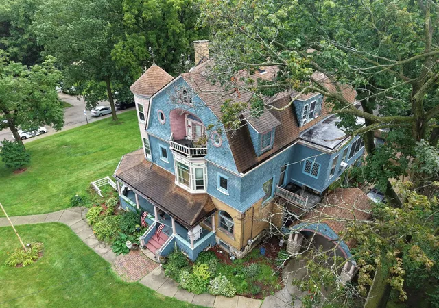 Photo 3 of Single family home for sale at 705 W Highland Ave, Elgin, IL 60123 | MLS# 12720346 | Listing updated on 2026-09-23