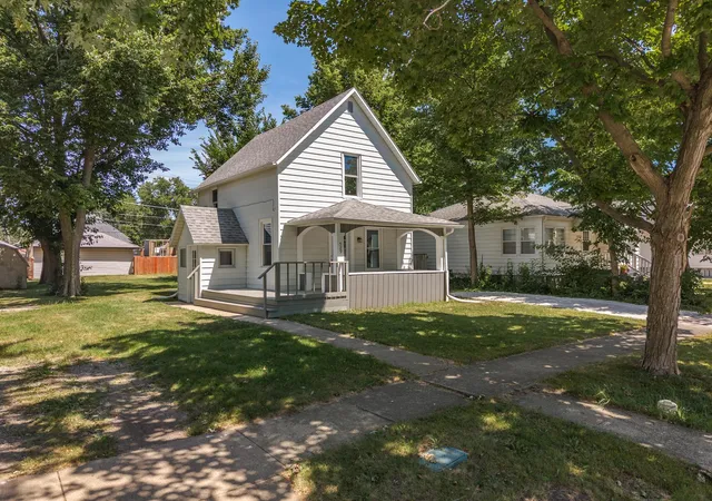 Photo 2 of Single family home for sale at 529 E Timber St, Pontiac, IL 61764 | MLS# 12720362 | Listing updated on 2026-09-21