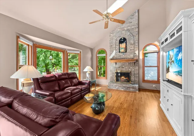 Photo 4 of Single family home for sale at 1308 Hamlet Rd, Naperville, IL 60564 | MLS# 12720382 | Listing updated on 2026-09-21