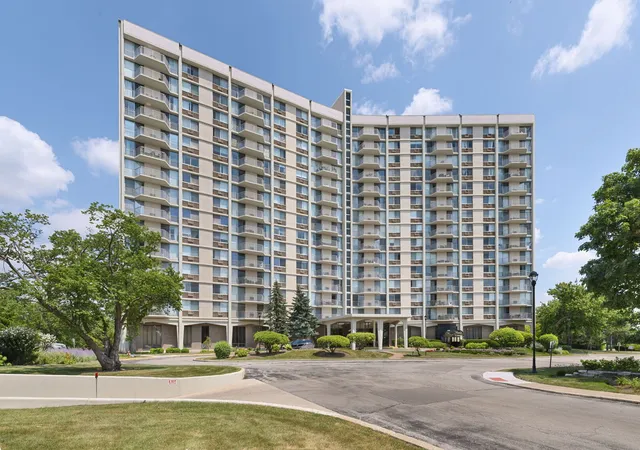 Photo 20 of Condo for sale at 40 N Tower Rd #6N, Oak Brook, IL 60523 | MLS# 12720413 | Listing updated on 2026-09-01