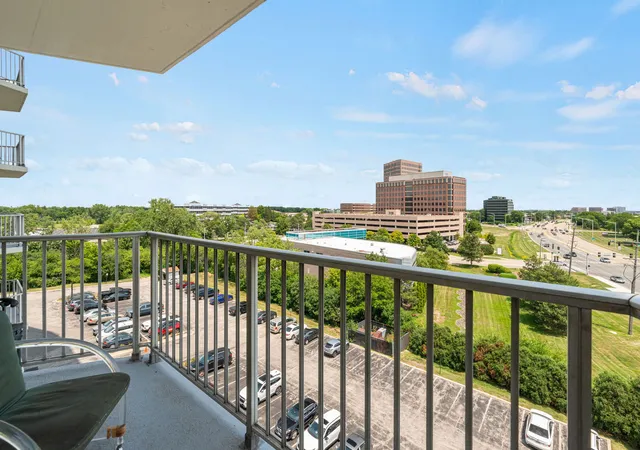Photo 5 of Condo for sale at 40 N Tower Rd #6N, Oak Brook, IL 60523 | MLS# 12720413 | Listing updated on 2026-09-01