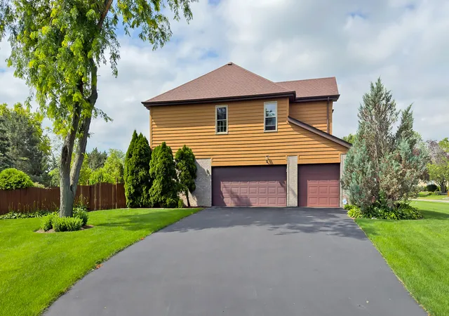 Photo 4 of Single family home for sale at 21203 Old N Church Rd, Frankfort, IL 60423 | MLS# 12720418 | Listing updated on 2026-09-14