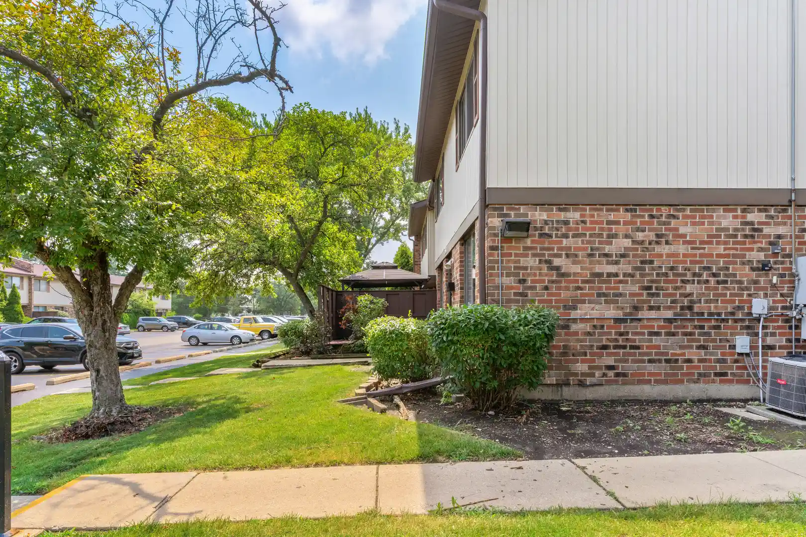 Listing Photo 19 - Condo for sale in 7348 Winthrop Wy located at 7348 Winthrop Wy, Downers Grove, IL 60516 - Unit 7348 Winthrop Way