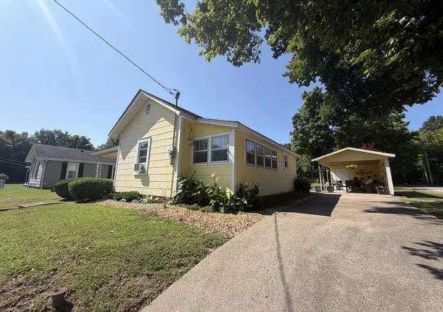 Photo 2 of Single family home for sale at 808 W 10th Street, Metropolis, IL 62960 | MLS# 12720457 | Listing updated on 2026-10-02