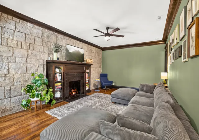 Listing Photo 5 - Condo for sale in building located at 660 E 51St St, Chicago, IL 60615 - Unit #2W