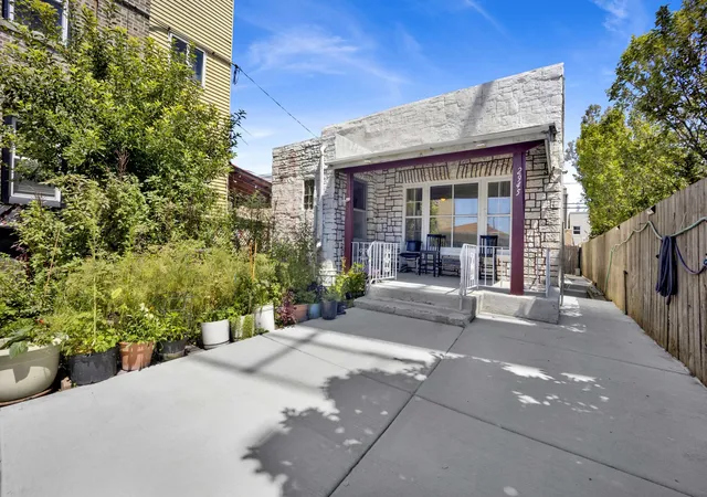 Photo 1 of Single family home for sale at 2945 N California Ave, Chicago, IL 60618 | MLS# 12720509 | Listing updated on 2026-10-09