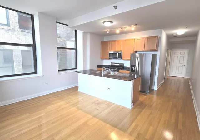 Photo 2 of Condo for sale at 8 W Monroe St #1800, Chicago, IL 60603 | MLS# 12720519 | Listing updated on 2026-10-01