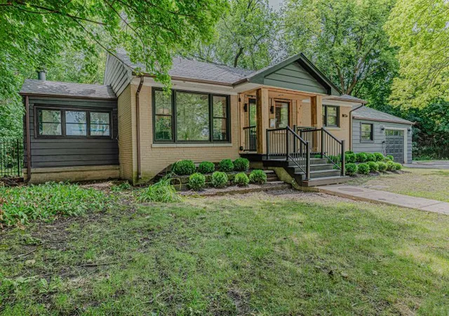 2nd image of 1500 Noyes St, Evanston, IL 60201 | MLS# 12720572