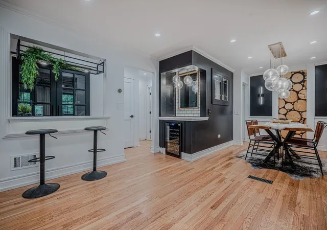 Photo 4 of Single family home for sale at 1500 Noyes St, Evanston, IL 60201 | MLS# 12720572 | Listing updated on 2026-09-08