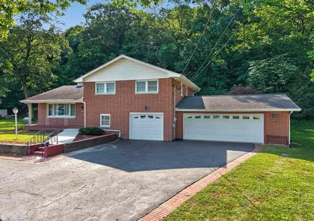 Photo 1 of Single family home for sale at 1500 E State Route 71, Ottawa, IL 61350 | MLS# 12720630 | Listing updated on 2026-09-02