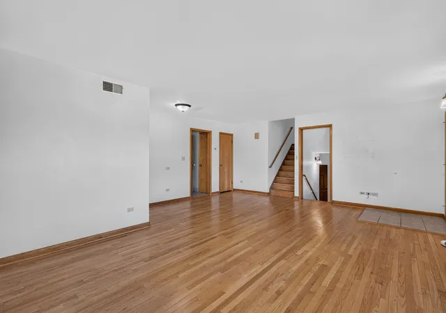 Photo 4 of Single family home for sale at 1500 E State Route 71, Ottawa, IL 61350 | MLS# 12720630 | Listing updated on 2026-10-03