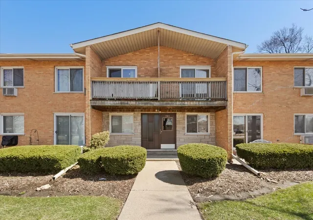 1st image of 701 S Elmhurst Rd #H, Des Plaines, IL 60016 | MLS# 12720640
