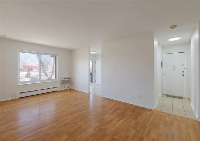 2nd image of 701 S Elmhurst Rd #H, Des Plaines, IL 60016 | MLS# 12720640