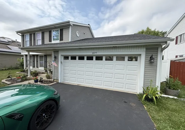 2nd image of 1577 Candlewood Dr, Crystal Lake, IL 60014 | MLS# 12720643