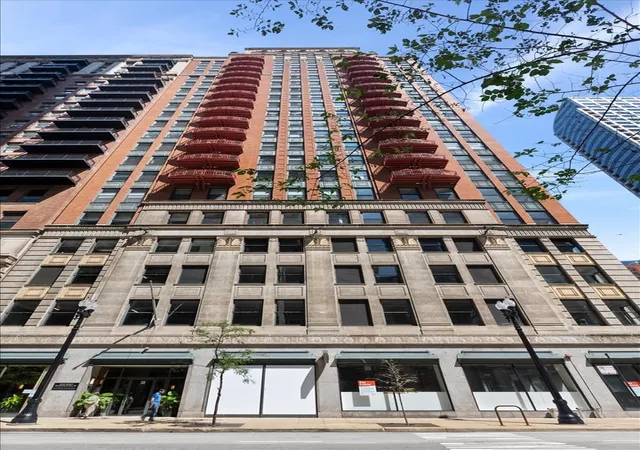 Condo for sale at 208 W Washington St #2013, Chicago, IL 60606 | MLS# 12720674