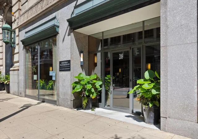 Photo 2 of Condo for sale at 208 W Washington St #2013, Chicago, IL 60606 | MLS# 12720674 | Listing updated on 2026-09-17