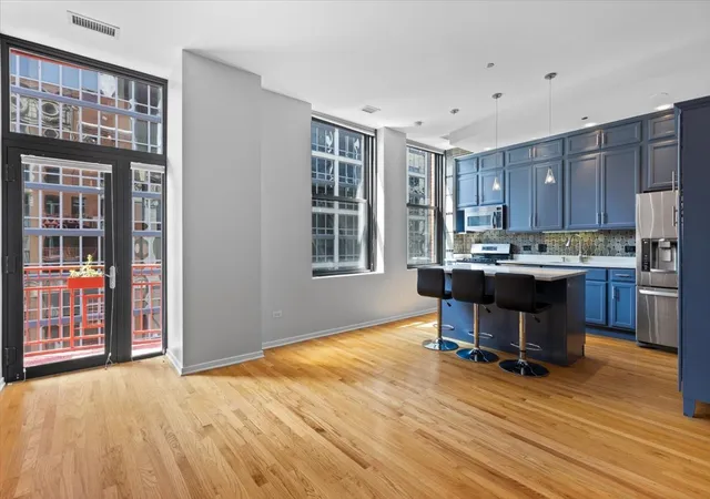 Photo 4 of Condo for sale at 208 W Washington St #2013, Chicago, IL 60606 | MLS# 12720674 | Listing updated on 2026-09-17