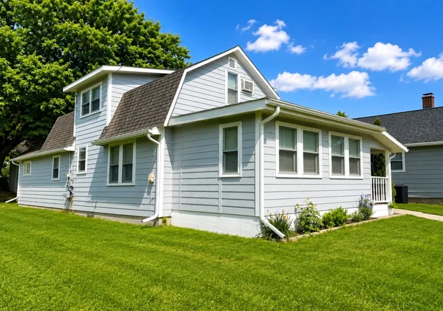 Photo 2 of Single family home for sale at 204 16th Avenue, Sterling, IL 61081 | MLS# 12720709 | Listing updated on 2026-08-31
