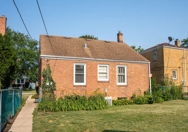 Photo 4 of Sale Pending at 2116 S 20th Avenue, Broadview, IL 60155 | MLS# 12720712 | Listing updated on 2026-10-05