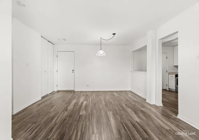 Listing Photo 5 - Condo for sale in building located at 4721St St Joseph Creek St, Lisle, IL 60532 - Unit #2-H